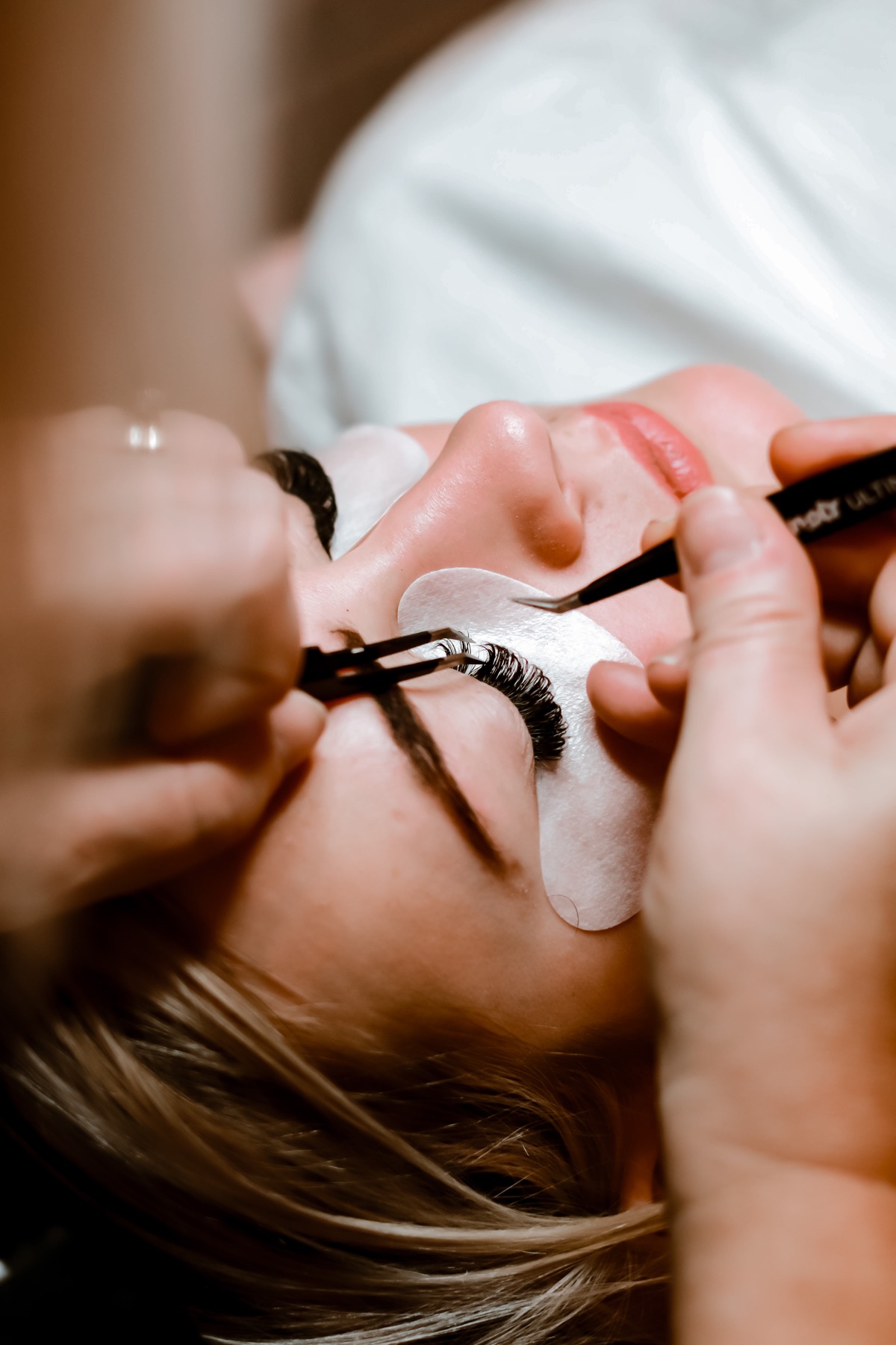 Eyelash treatment